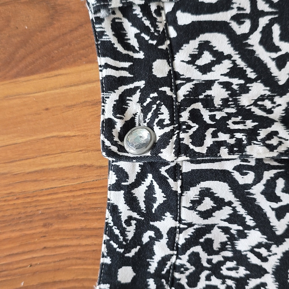 E39 by Eric A Skirt - Picture 2 of 5